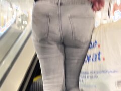 Accident in jeans while returning from the shopping cen