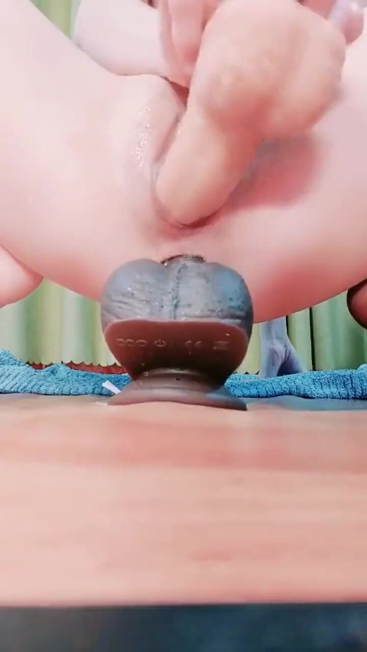 Chinese girl anal dildo