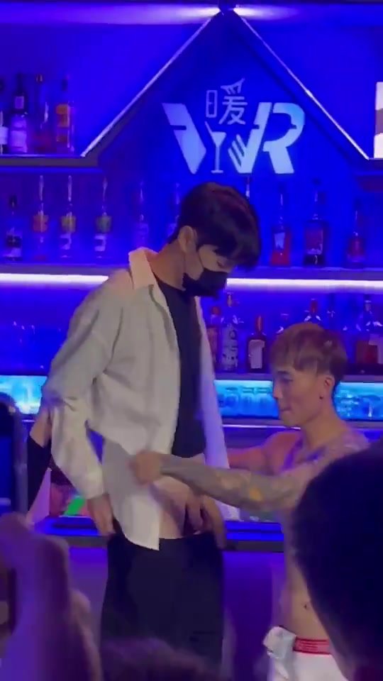 dick flashing