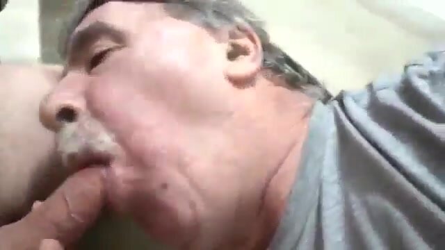 Mature daddy sucking understall