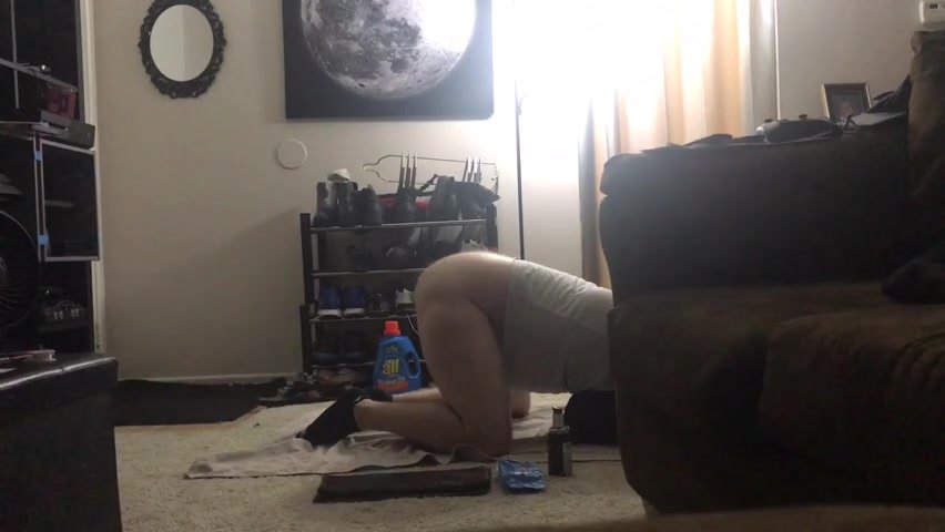 Bottom slut bred by married daddy on the floor