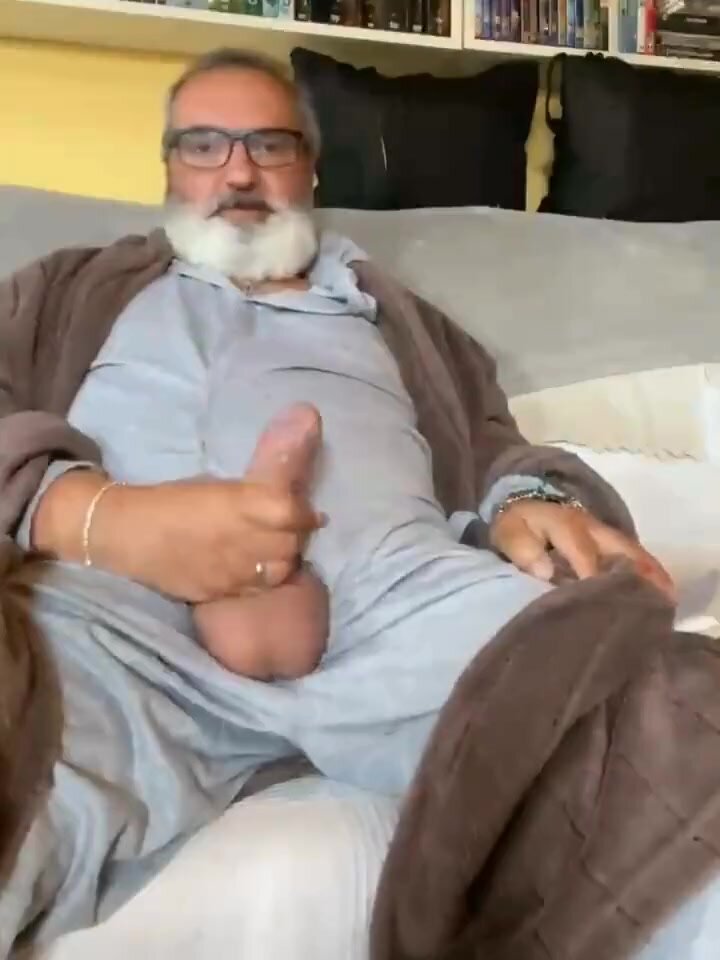 Mature daddy jerking - video 18
