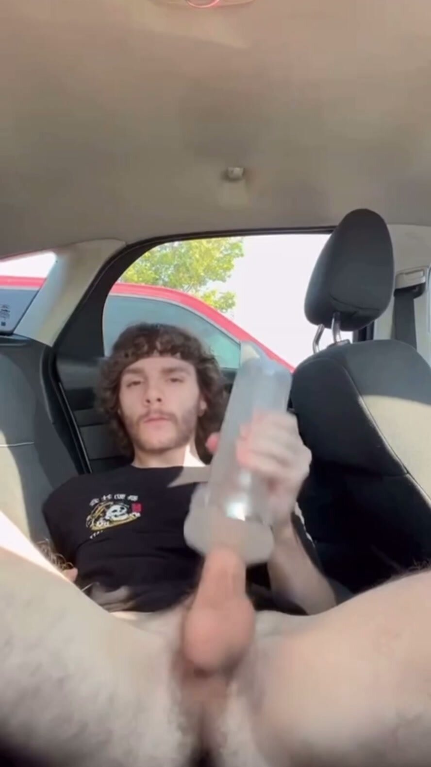 Straight slut jerks off in car