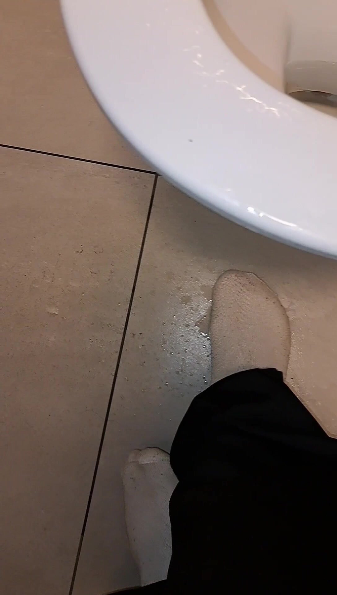 Only whit socks,for 6 days, in 6 public toilet PART 2
