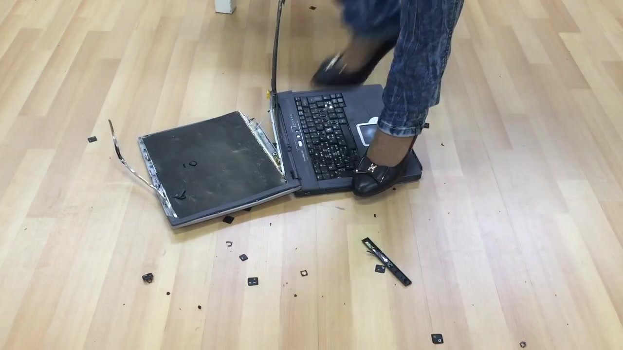 crush and jump on laptop with high heels