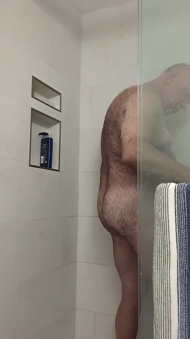Reynaldo en la ducha - video 5
