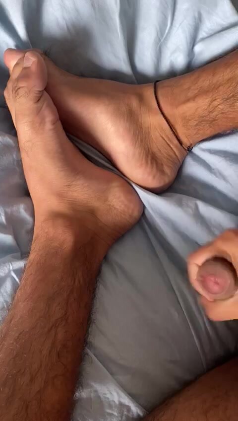Cumming in his hairy  stinky feet I