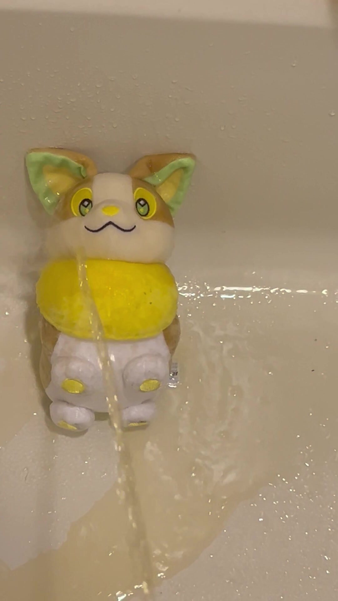 A Random Pokemon Gets A Golden Shower!