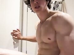 GattouzO - Muscle Cum Show - video 2