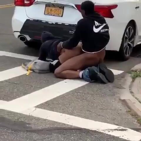 Guy fucks a bitch on the street broad day in crosswalk