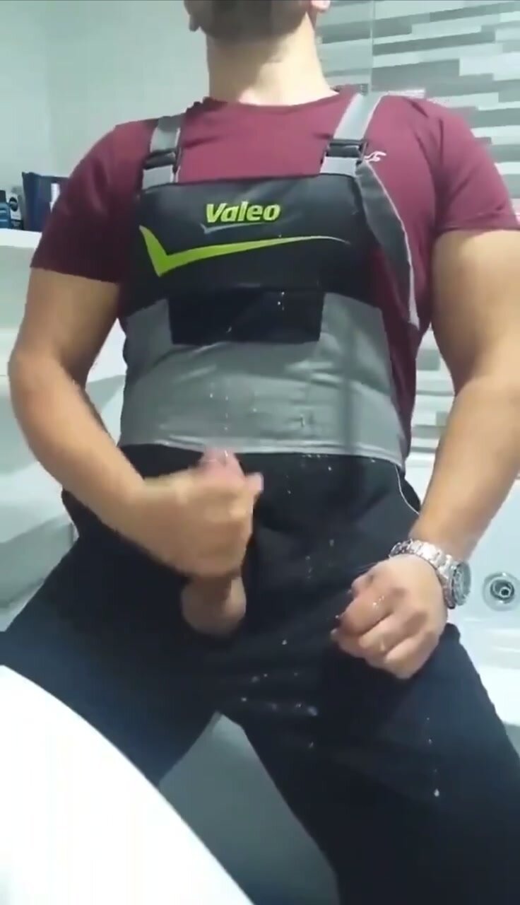 HUGE cumshot in work clothes