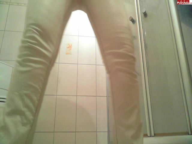 german girl pee in tigh leather jeans