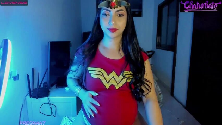 Preggo Wonder Woman Losing Her Grip