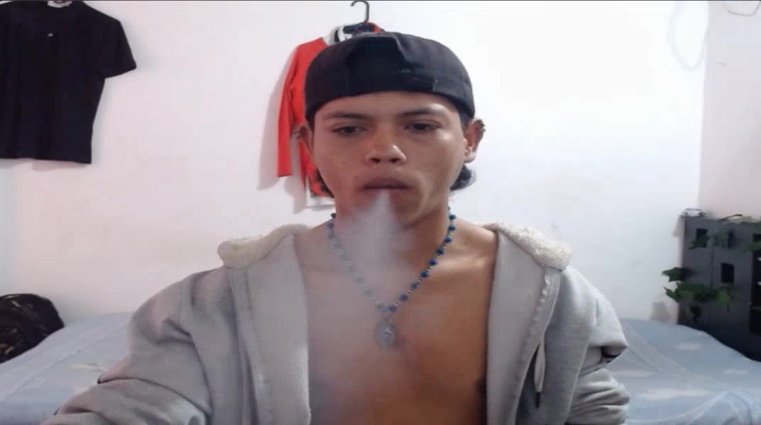 Smoking Hot Colombiano