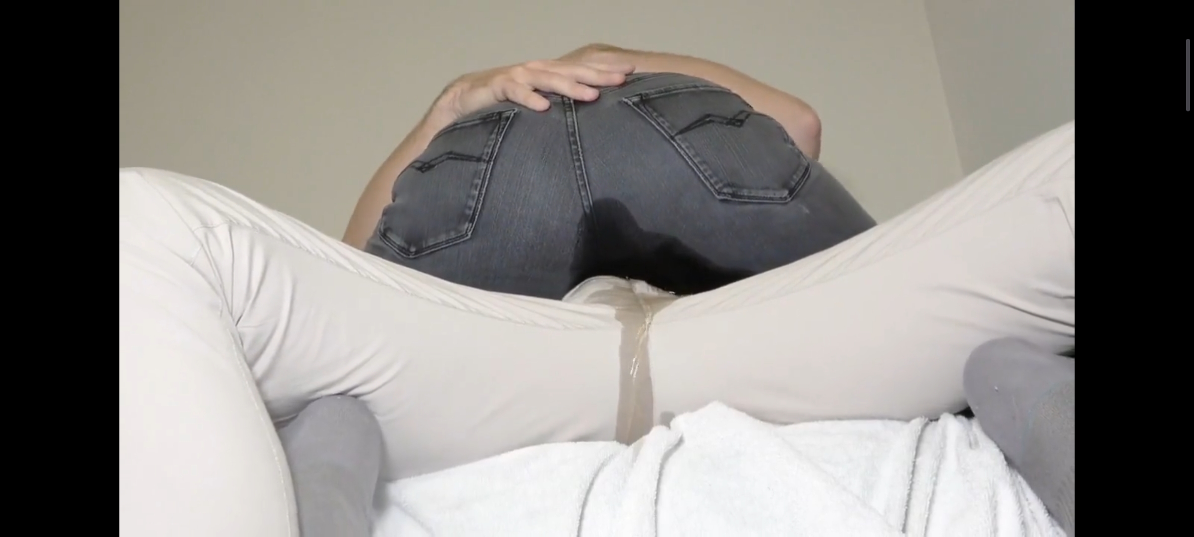 Girlfriend pees on Boyfriend's Lap in Jeans