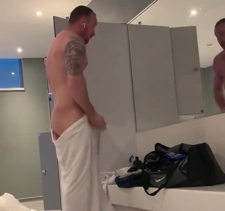 Enormous penis is caught on camera in the locker room