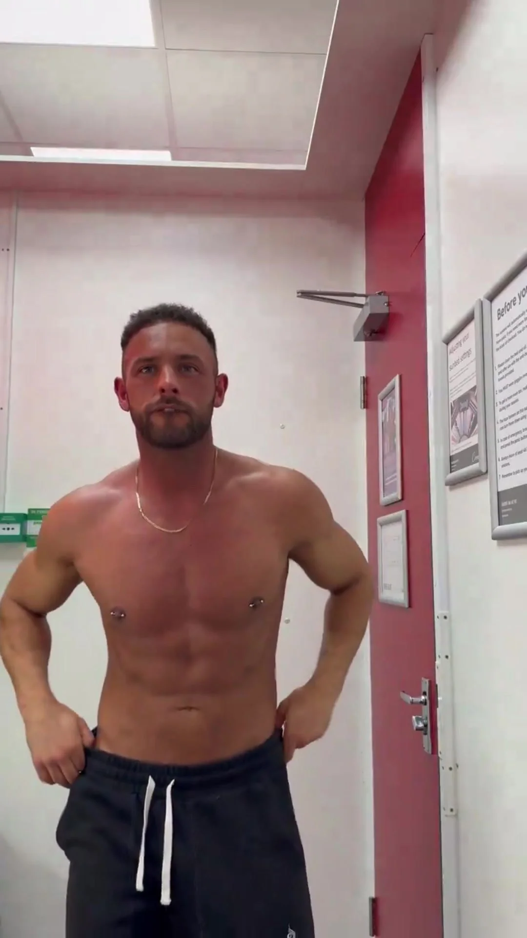 British Male Strippers - Hung British male stripper - ThisVid.com ä¸­æ–‡