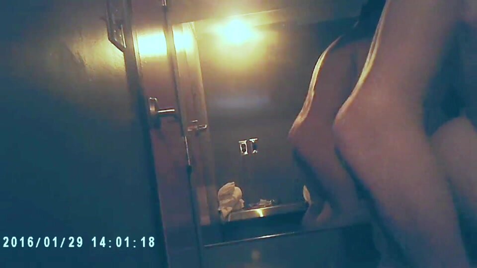 Bathhouse slut anonymously fucked on hidden cam