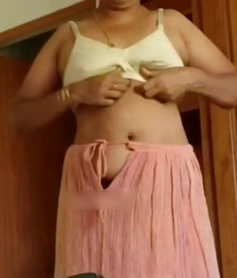 Mallu aunty dress changing hidden cam - video 2