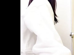Korean girl farting - video 39