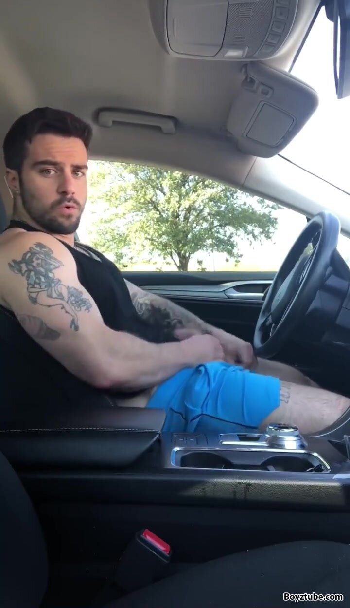 hot man jerks off in car