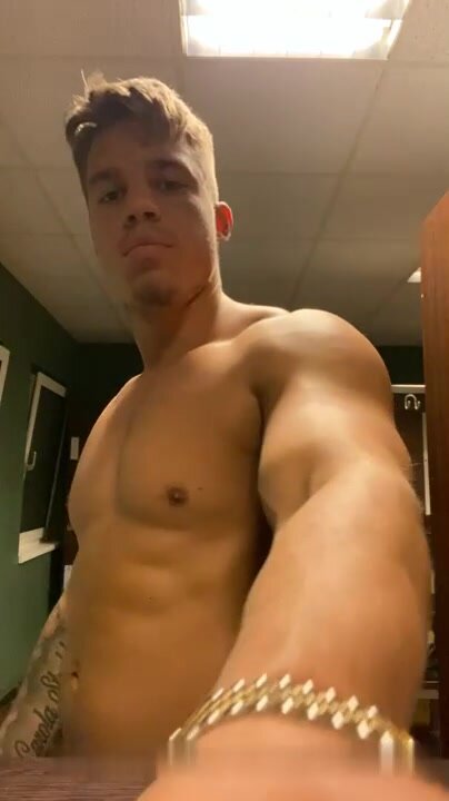 hot stripper german in the lockerroom