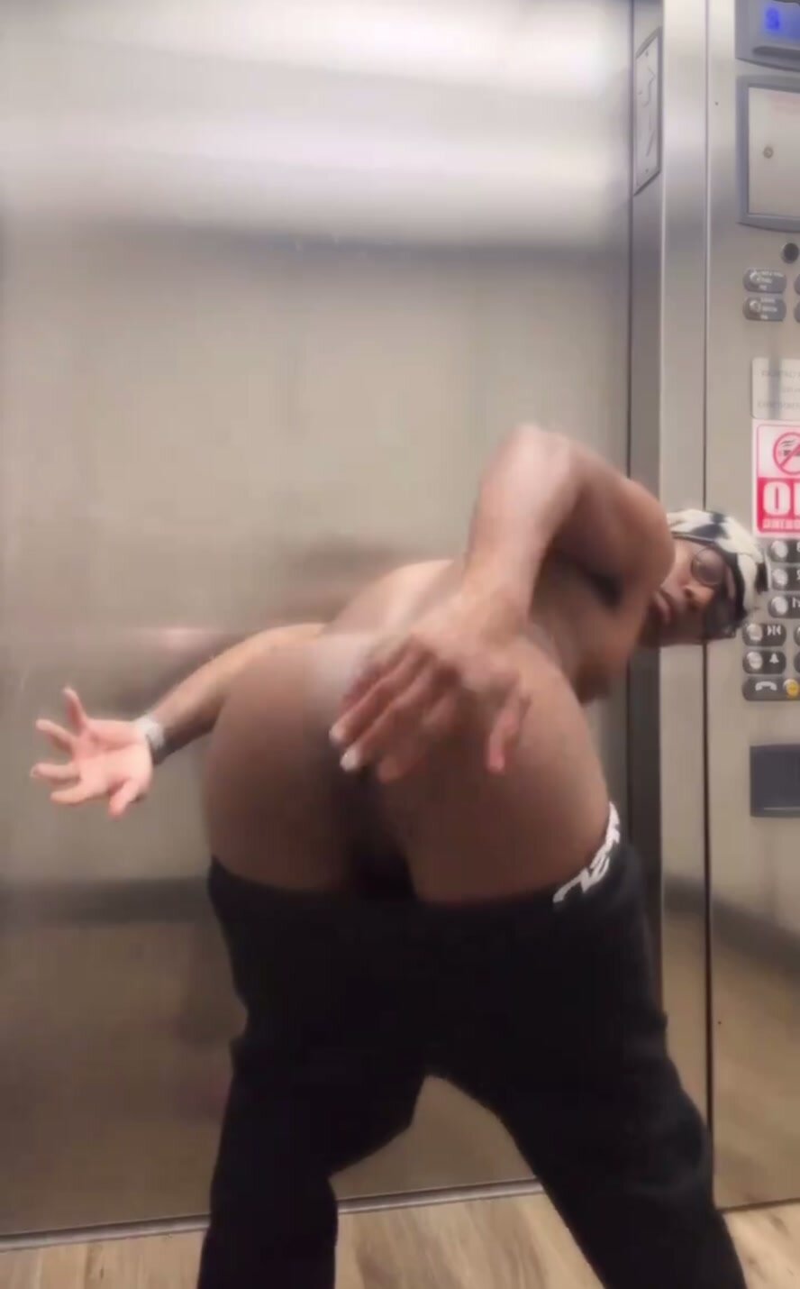 Elevator booty