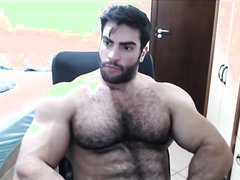 Hot hairy Bodybuilder with very nice Chest & Face