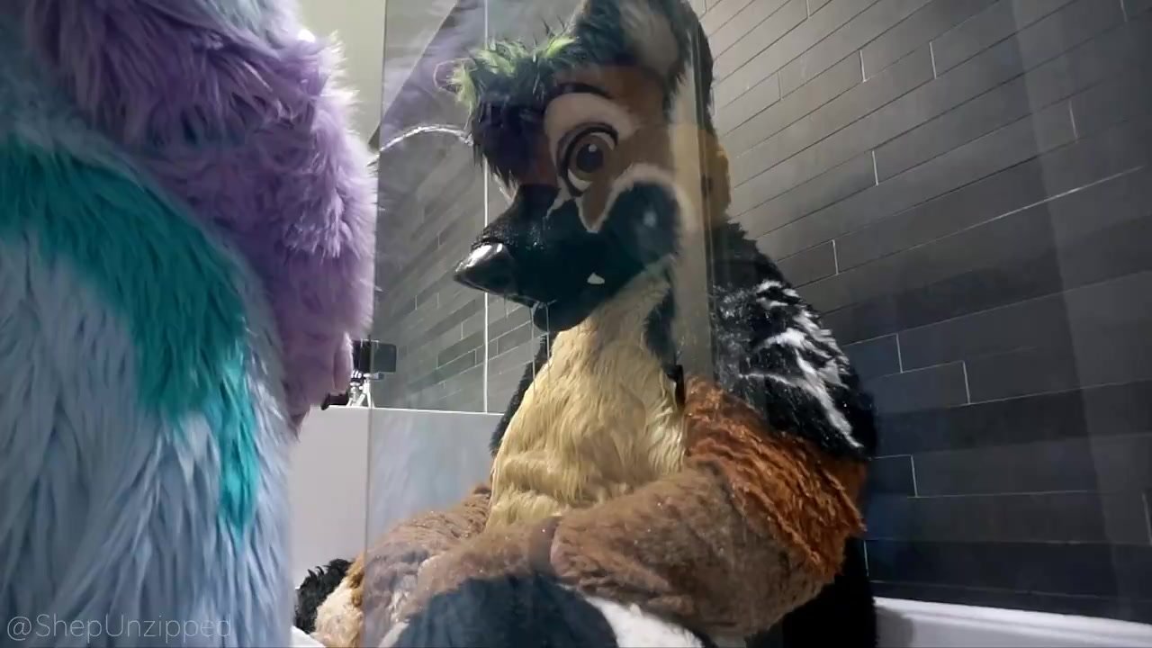 Shep Gets Pissed On By Multiple Other Suiters In Shower