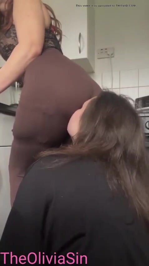 Delicious pawg ass farting in a girls face