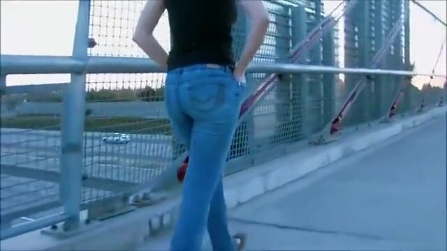 Peeing jeans on Bridge in public