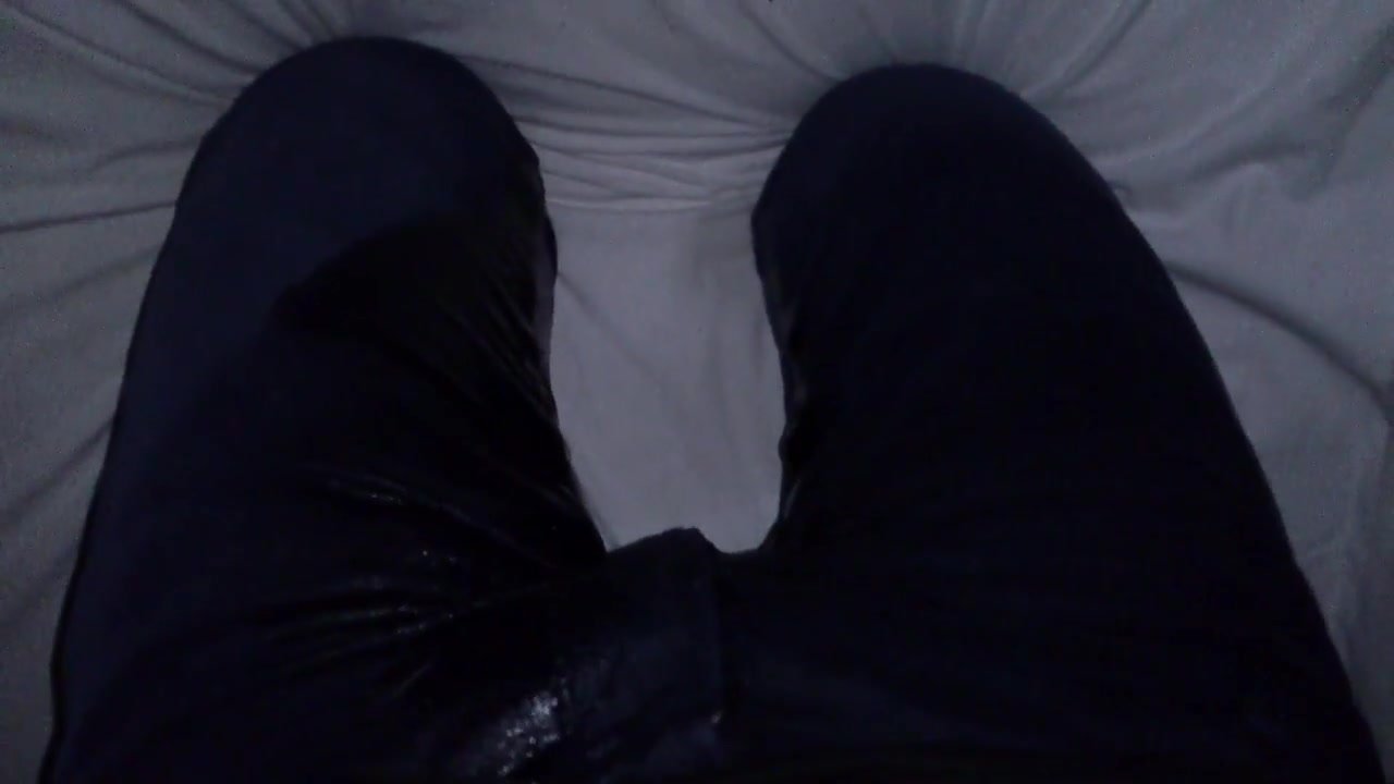 Guy piss in his jeans on the bed