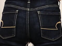 Guy piss jeans