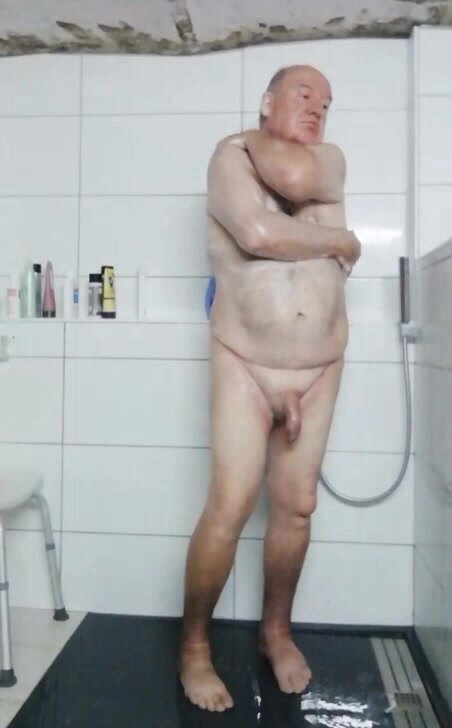 Daddy showers on cam - video 9