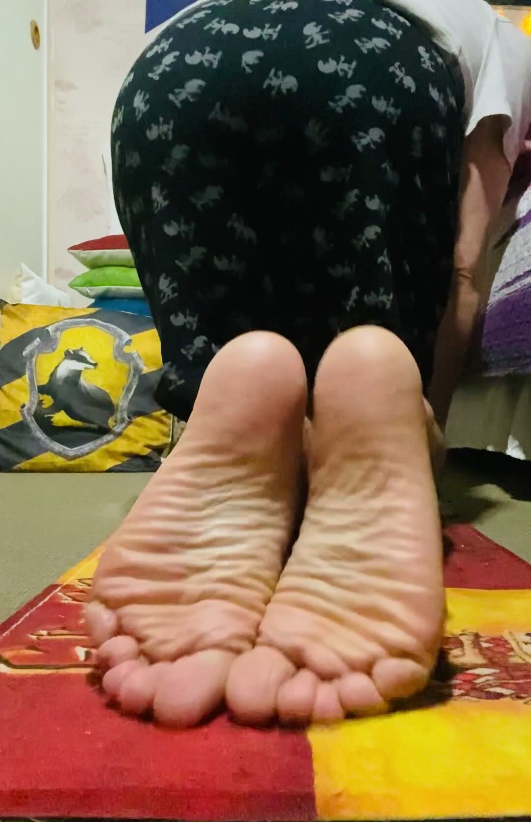 Feet feet more feet!