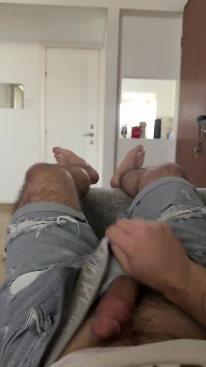 Israeli guy playing with his cock - video 3