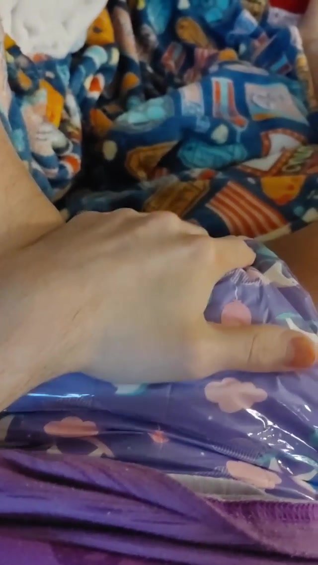 Twink Plays In Squishy Diaper