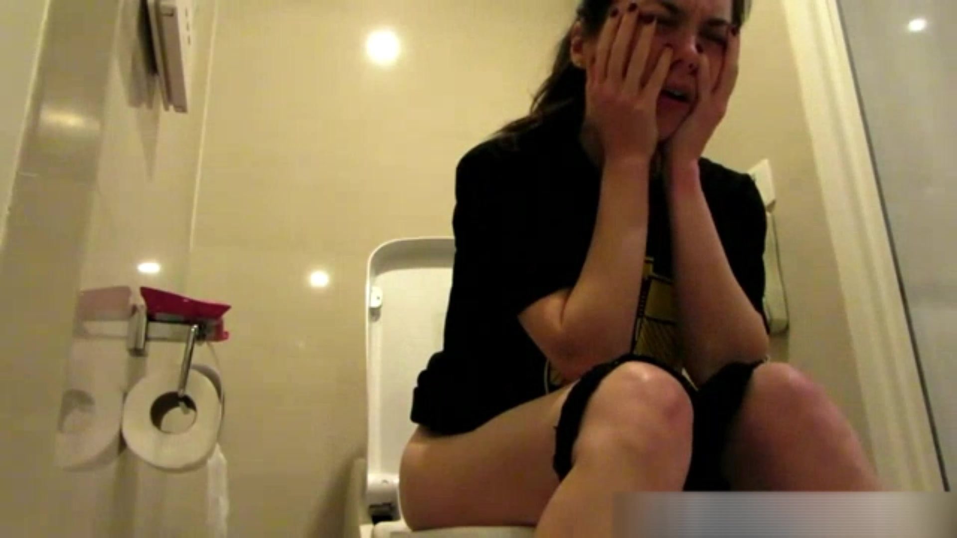 Compilation of farting and pooping ladies on the toilet