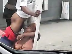 Guy gets his bbc sucked on the street broad day
