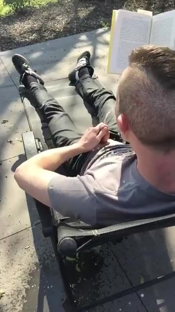 Pissing himself while reading a book - ThisVid.com