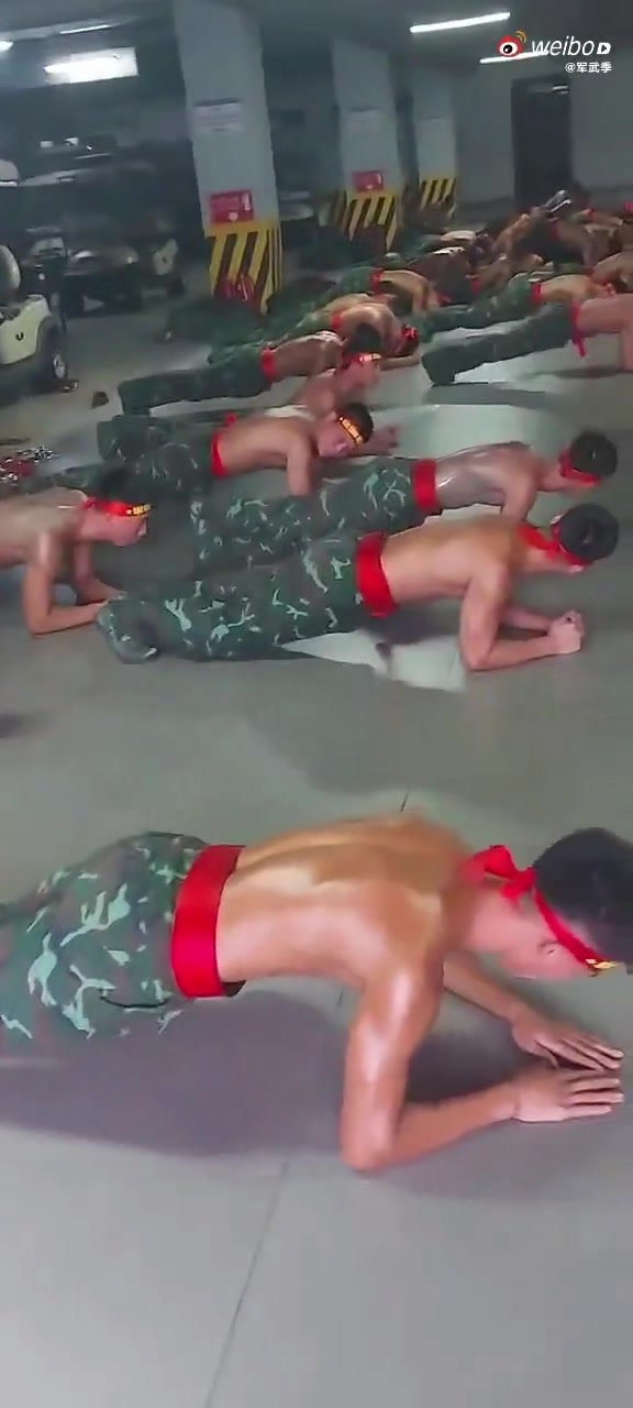 Chinese soldiers training