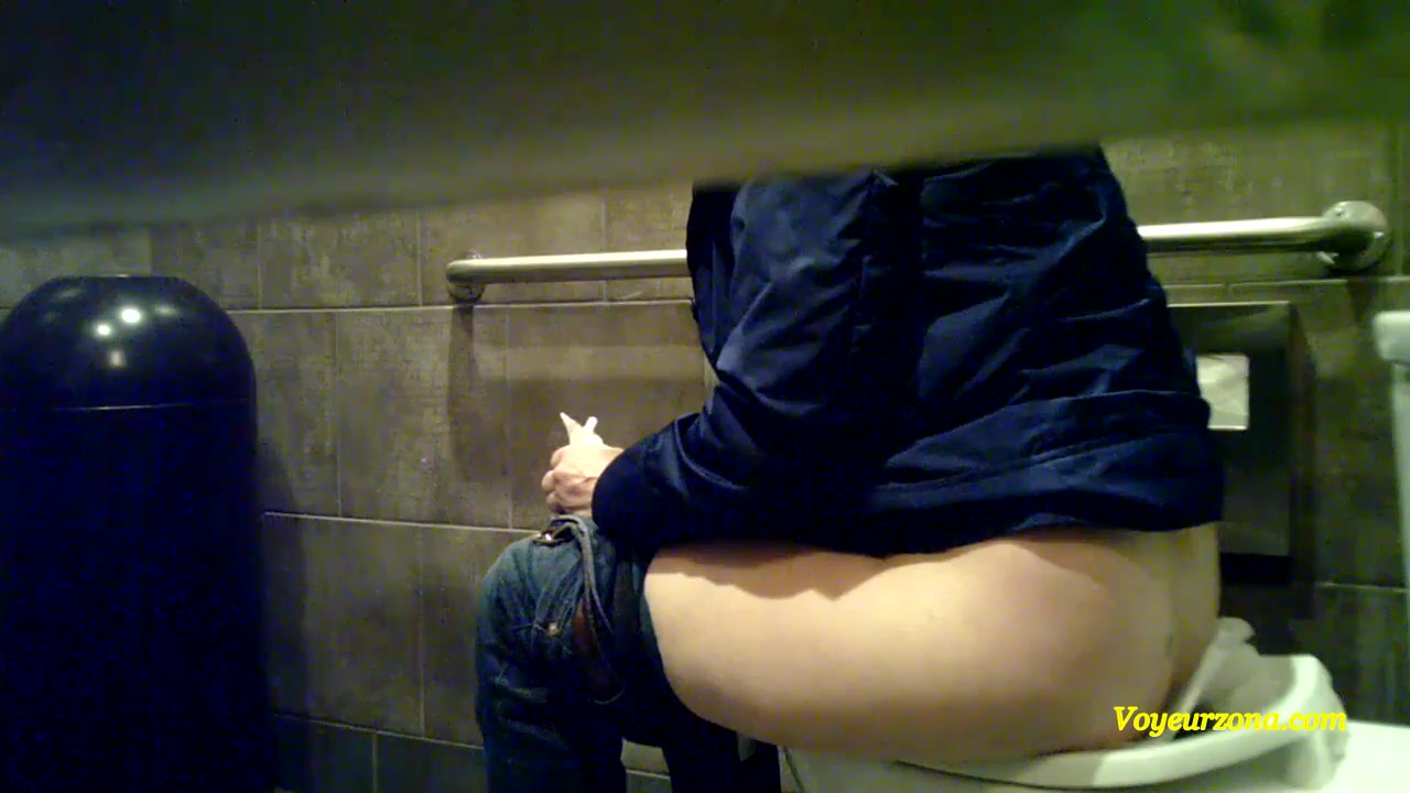 Public toilet - video 22