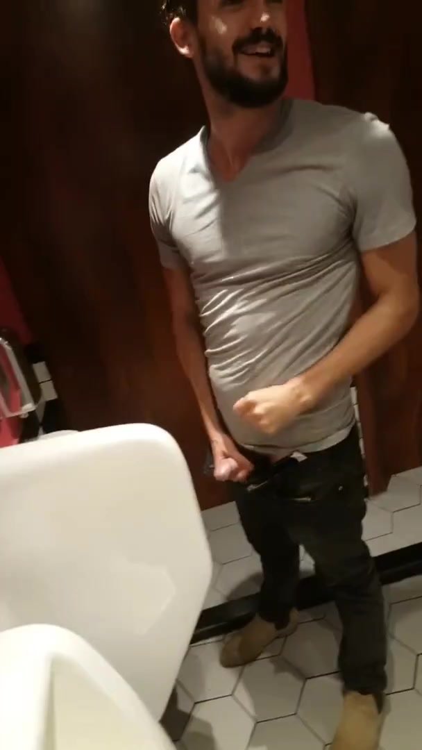 Huge Straight soft floppy dick spy voyeur toilet drunk