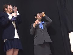 Pee Holding Competition Schoolgirl VS Ofiicelady - video 2