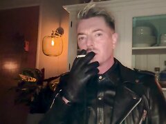 Leather smoker - video 75