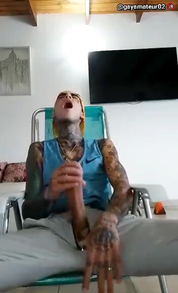 Gifted tattooed man cumming