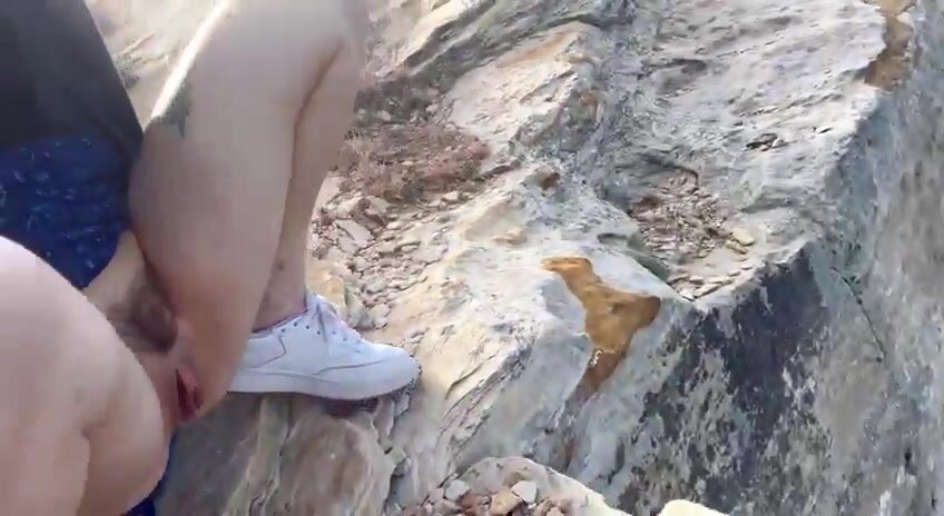 Dangerous pee off the stone/rocks above into ocean