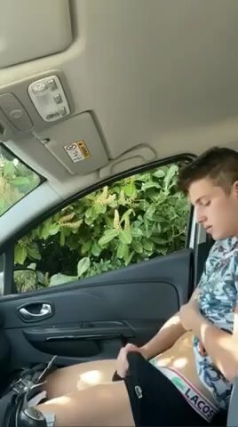 twink jacking of in his car