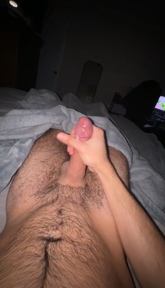 Hot str8 guy moaning and jerking