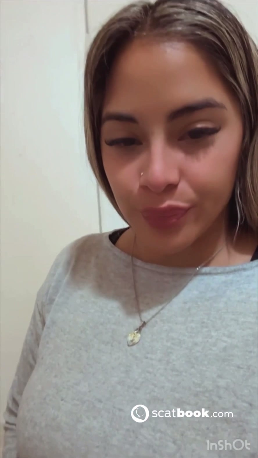 Beautiful Argentinian girl poops on her toilet 2